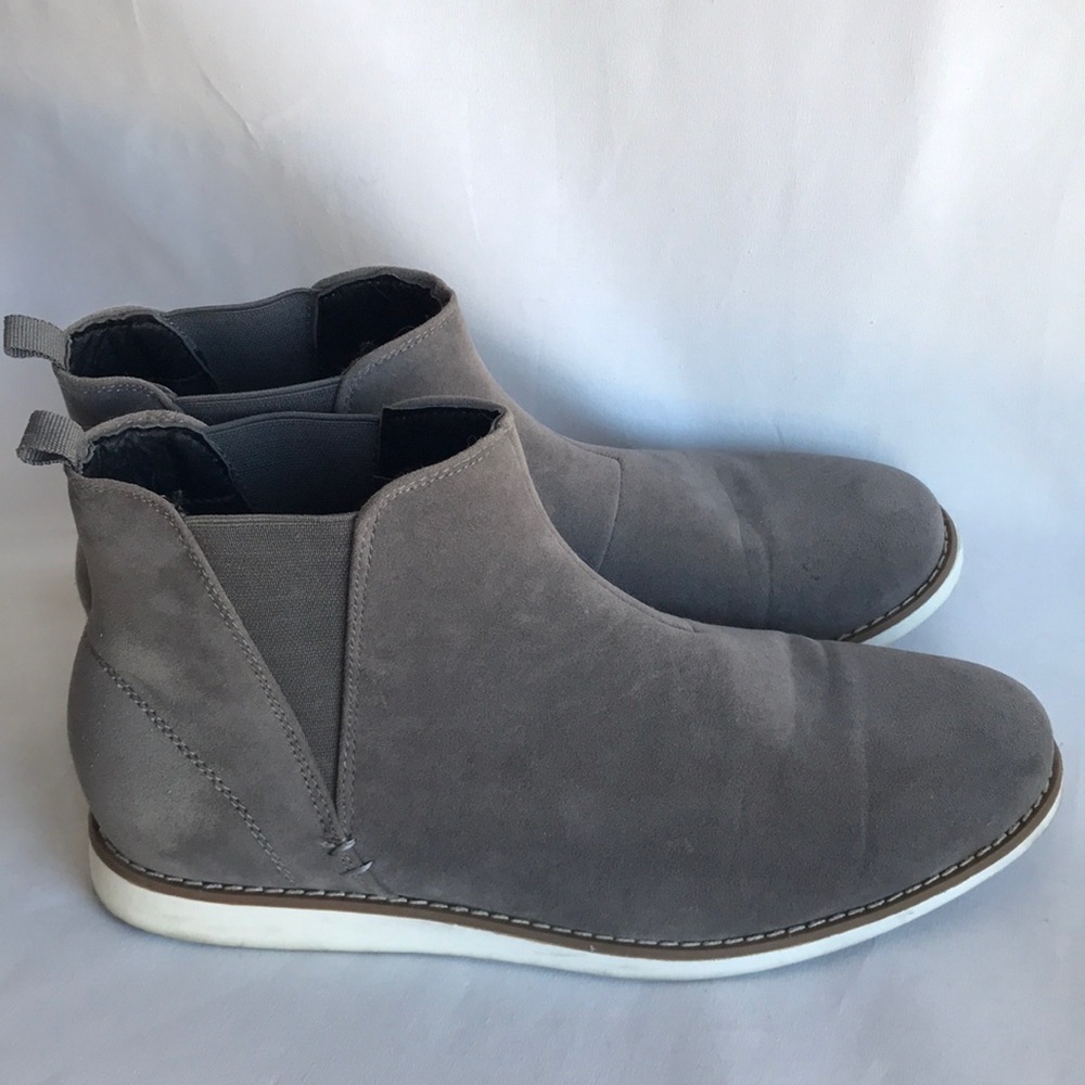 Reserved Footwear men’s gray chukka dress ankle boots, size 10